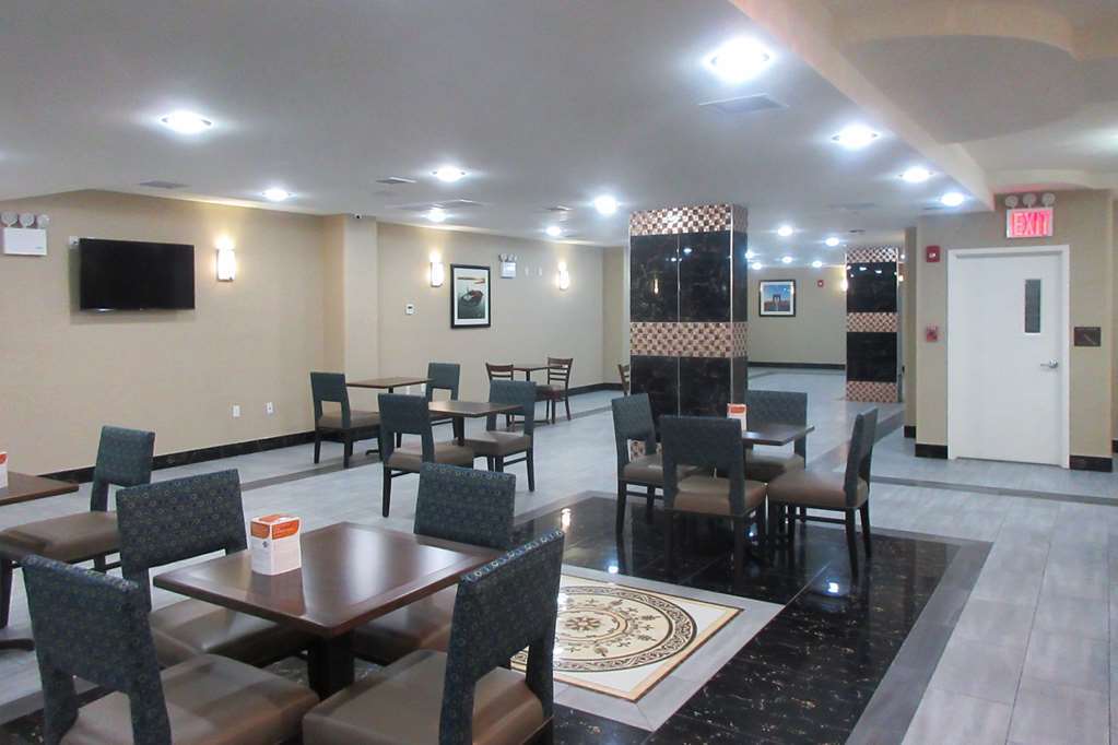 Comfort Inn & Suites Near Jfk Air Train New York Restaurant photo